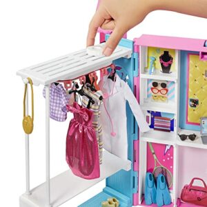 Barbie Super Kledingkast met blonde Barbie pop en meer dan 25 onderdelen